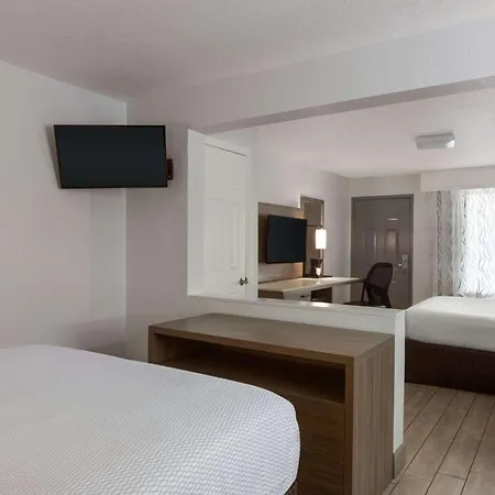 La Quinta By Wyndham Oceanfront Daytona Beach-3